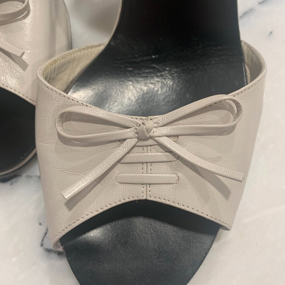 Classic Marc Jacobs Cream High Heel Sandals - Size 9.5